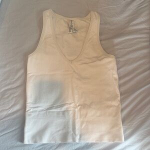 Women's Athleta White Ribbed V-Neck Tank Top